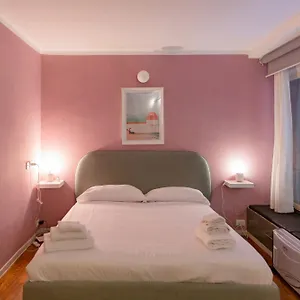 https://modern-studio-apartment-in-front-of-ponte-vecchio.it-tuscanyhotel.com
