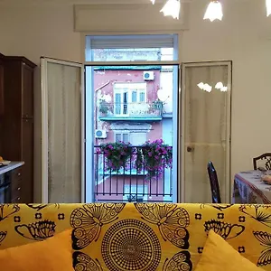 Appartamento Una Casetta Al Centro Di, Napoli