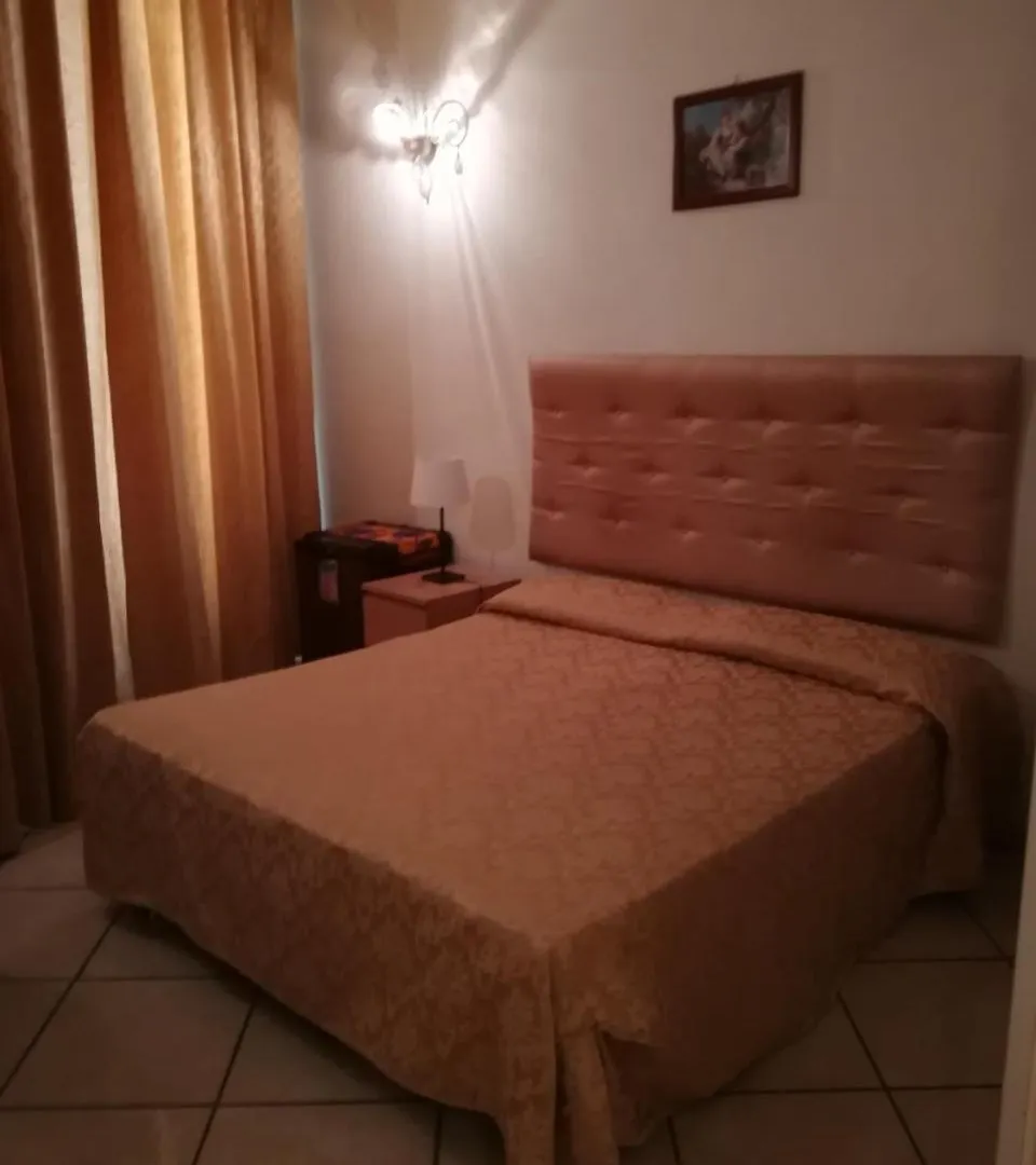 Bovio Suite Naples 3*,