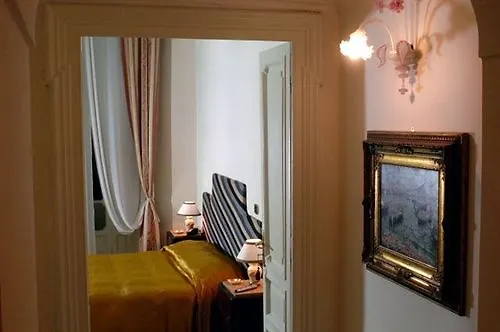 Bovio Suite Neapol Itálie