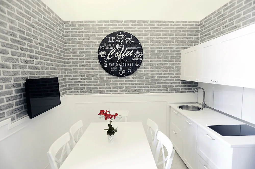 Bovio Suite Naples 3*,